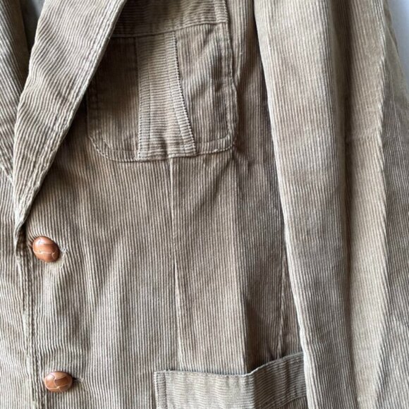Beige Corduroy Blazer / Veston en corduroy beige - Picture 4 of 5